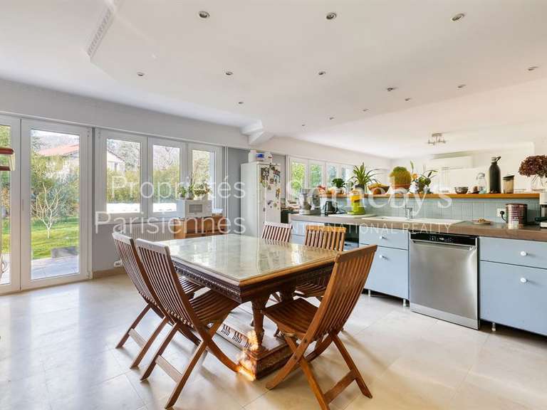 Maison La Celle-Saint-Cloud - 6 chambres - 340m²