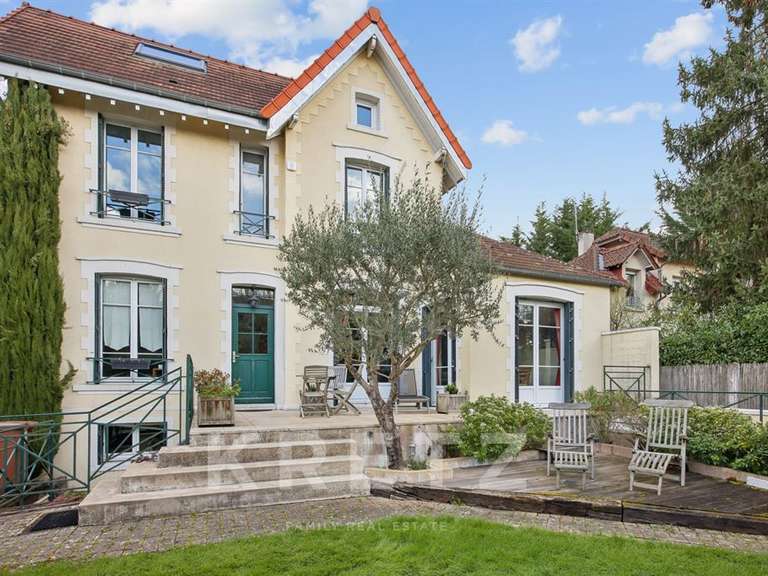 House La Celle-Saint-Cloud - 6 bedrooms - 290m²