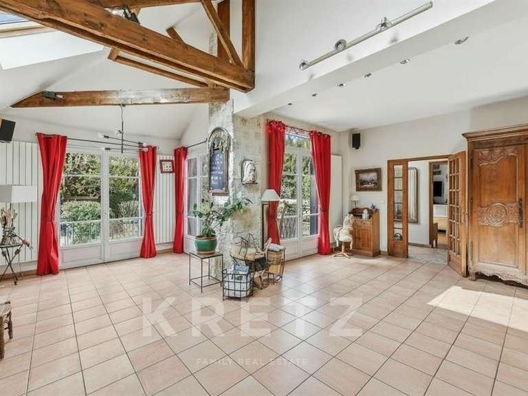 House La Celle-Saint-Cloud - 6 bedrooms - 215m²
