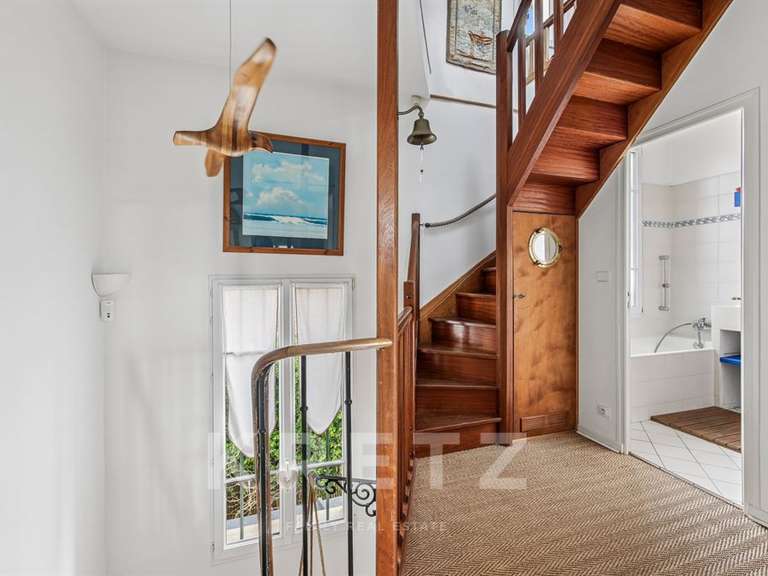 Maison La Celle-Saint-Cloud - 6 chambres - 215m²