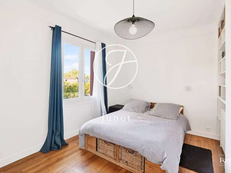 Maison La Celle-Saint-Cloud - 5 chambres - 275m²