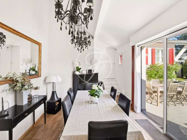 Maison La Celle-Saint-Cloud - 5 chambres - 275m²