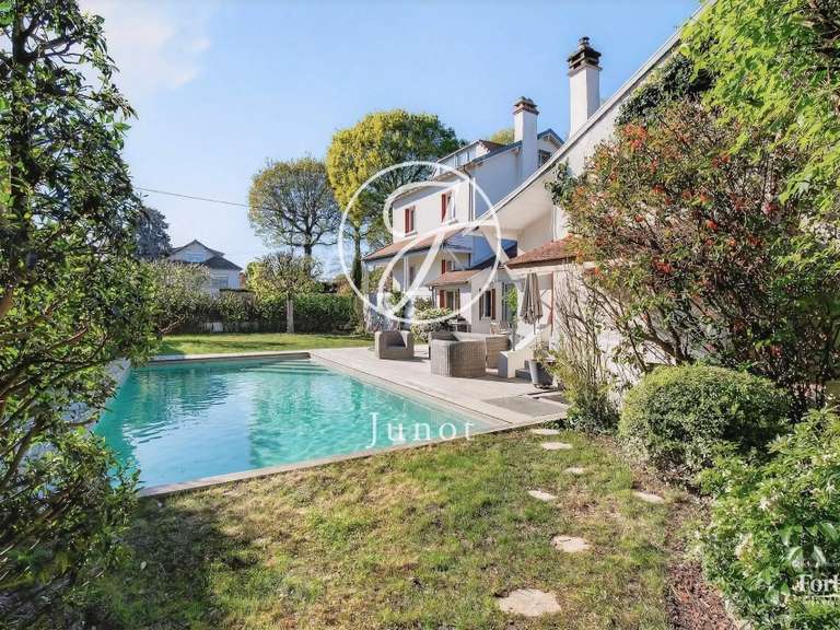 Maison La Celle-Saint-Cloud - 5 chambres - 275m²