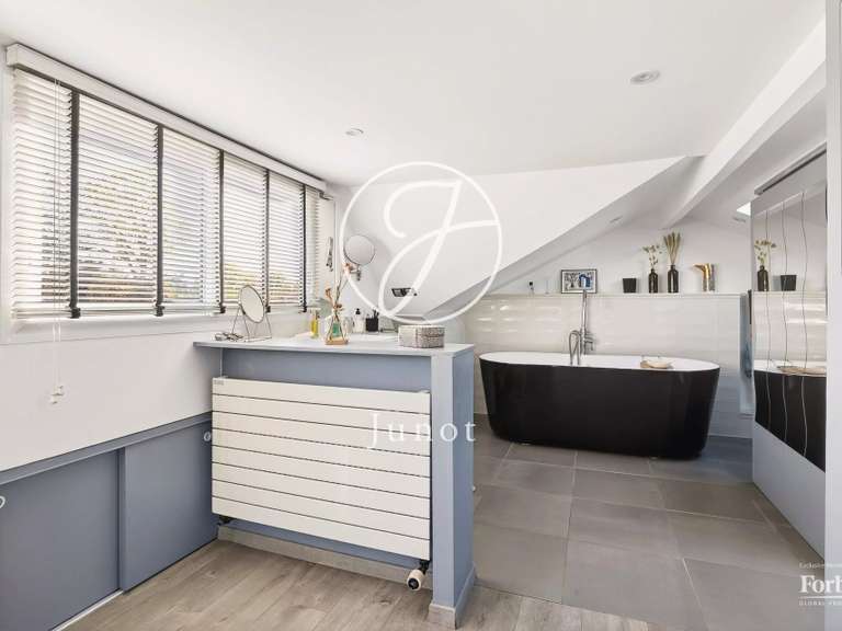 Maison La Celle-Saint-Cloud - 5 chambres - 275m²