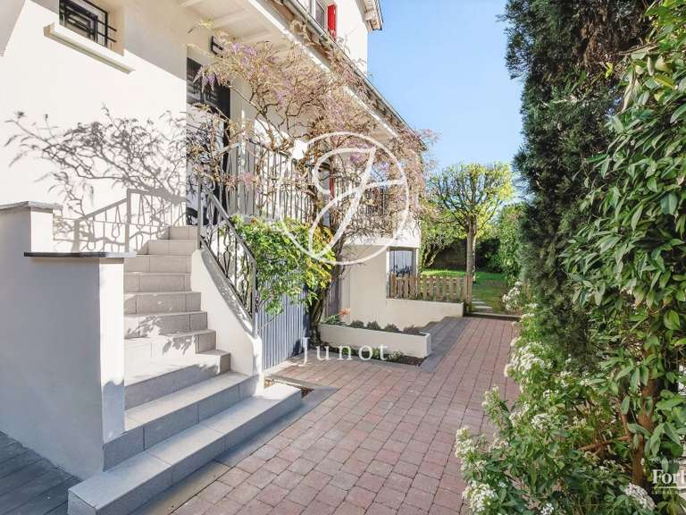 Maison La Celle-Saint-Cloud - 5 chambres - 275m²