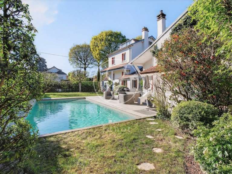 Maison La Celle-Saint-Cloud - 5 chambres - 275m²