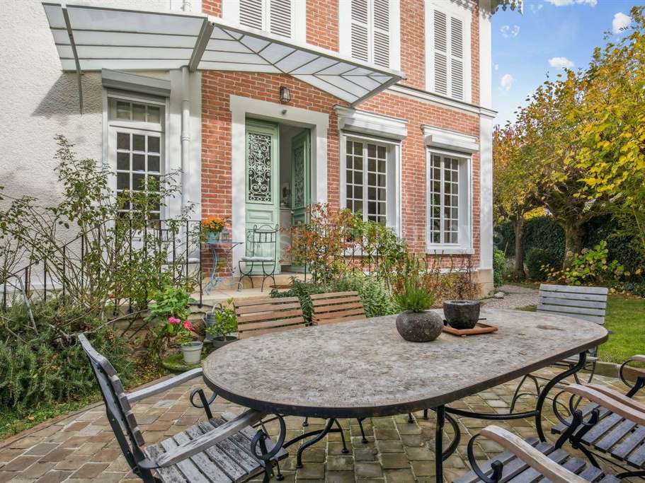 House La Celle-Saint-Cloud
