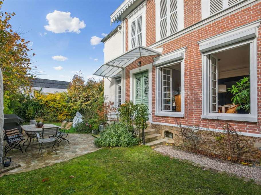 House La Celle-Saint-Cloud
