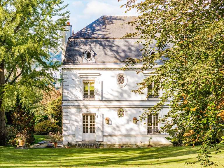 Maison La Celle-Saint-Cloud - 6 chambres - 301m²