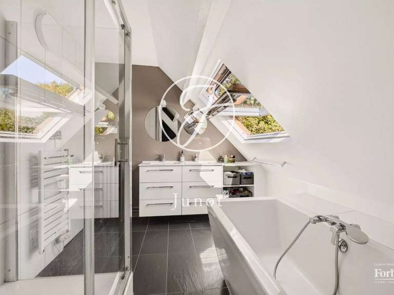 Maison La Celle-Saint-Cloud - 5 chambres - 268m²
