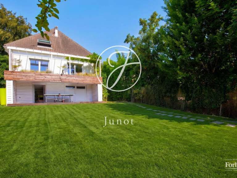 Maison La Celle-Saint-Cloud - 5 chambres - 268m²