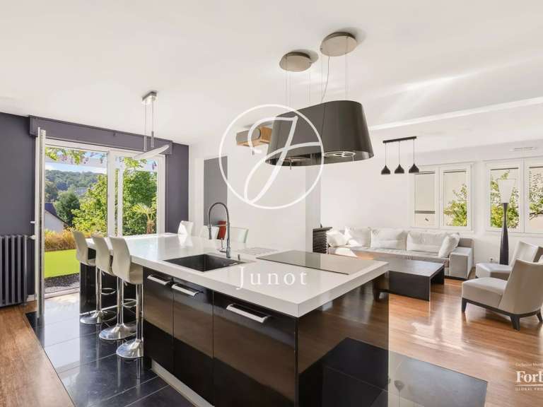 Maison La Celle-Saint-Cloud - 5 chambres - 268m²