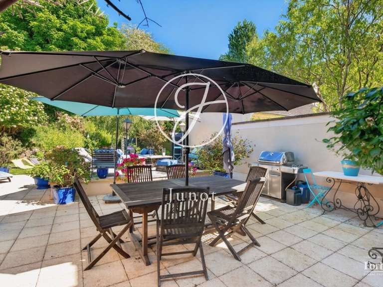 Maison La Celle-Saint-Cloud - 5 chambres - 208m²