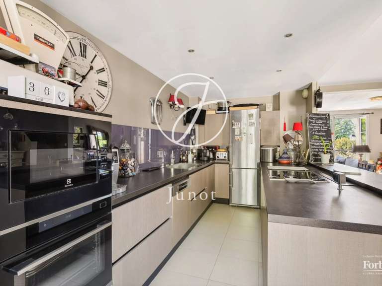 Maison La Celle-Saint-Cloud - 5 chambres - 208m²