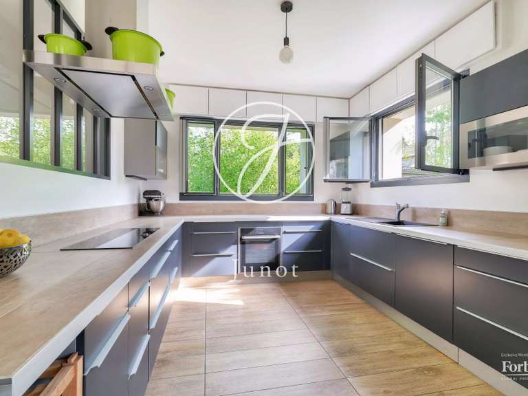 Maison La Celle-Saint-Cloud - 5 chambres - 240m²