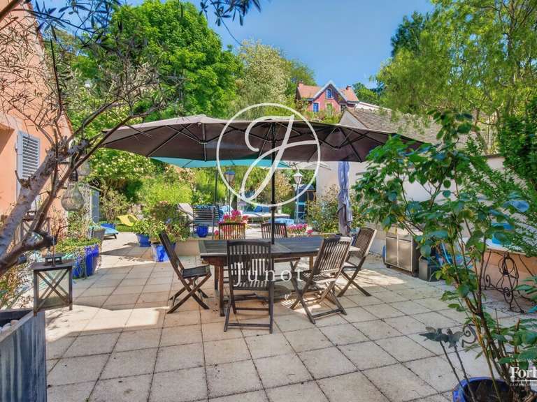 Maison La Celle-Saint-Cloud - 5 chambres - 208m²