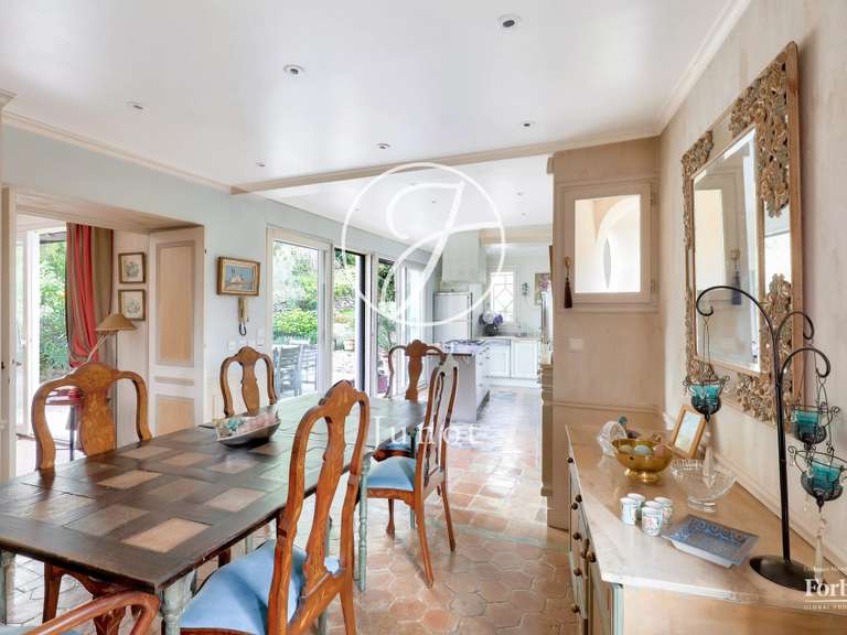 Maison La Celle-Saint-Cloud - 5 chambres - 298m²