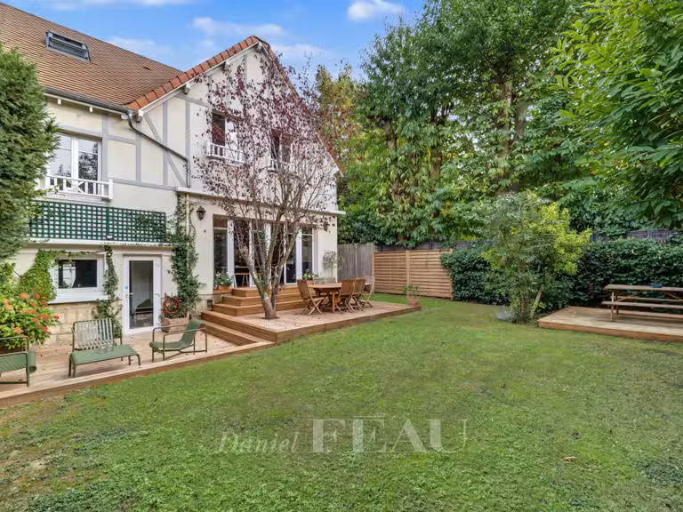Maison La Celle-Saint-Cloud - 5 chambres - 185m²
