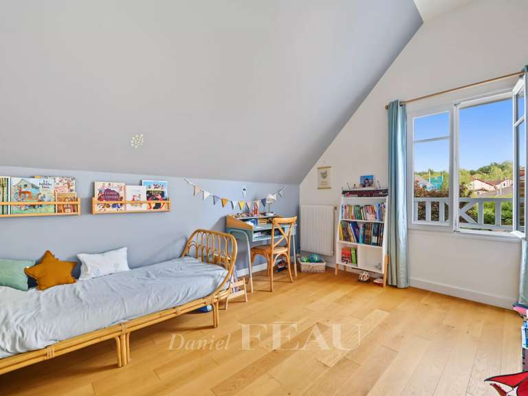 Maison La Celle-Saint-Cloud - 5 chambres - 185m²