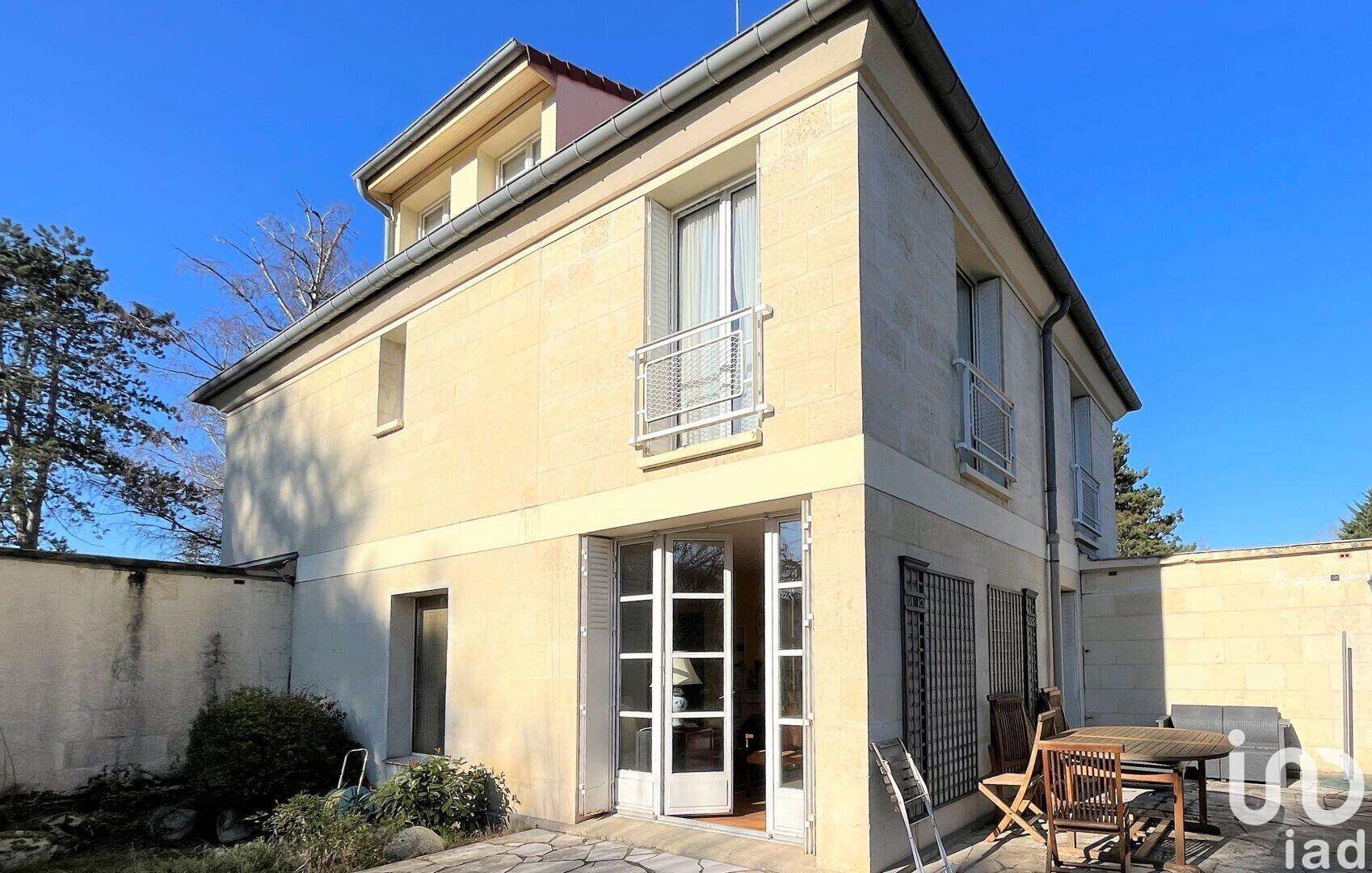 Vente Villa La Celle-Saint-Cloud : 990 000€