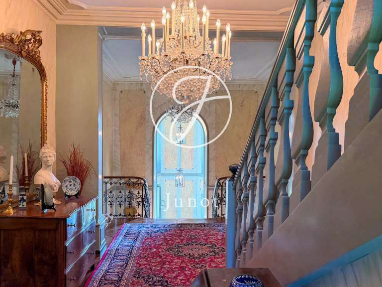 Castle La Chapelle-Caro - 12 bedrooms - 800m²