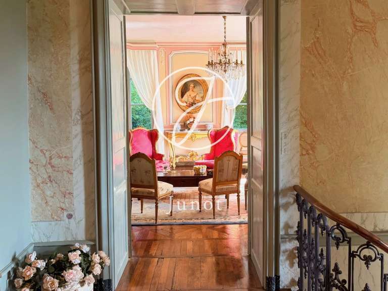Castle La Chapelle-Caro - 12 bedrooms - 800m²