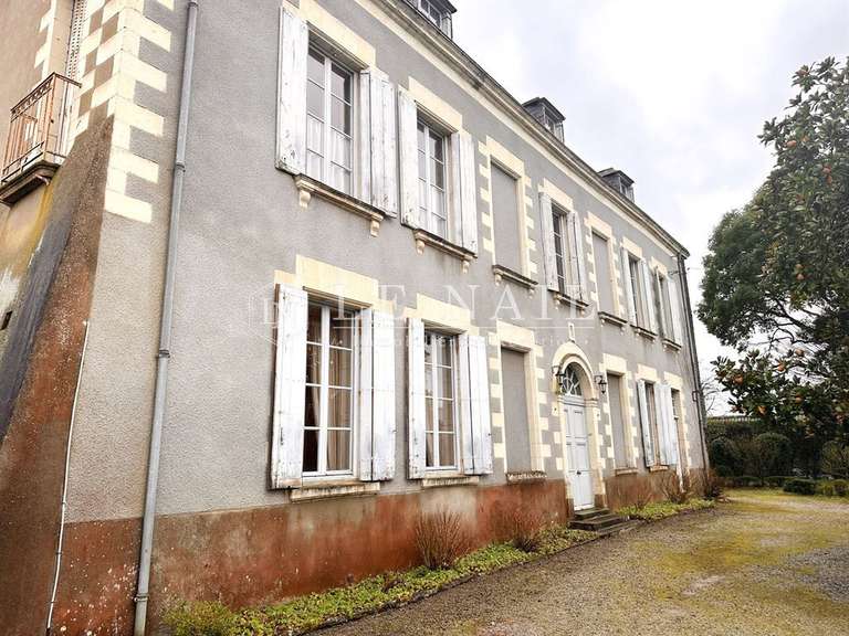 Maison La Chapelle-Heulin - 7 chambres - 277m²
