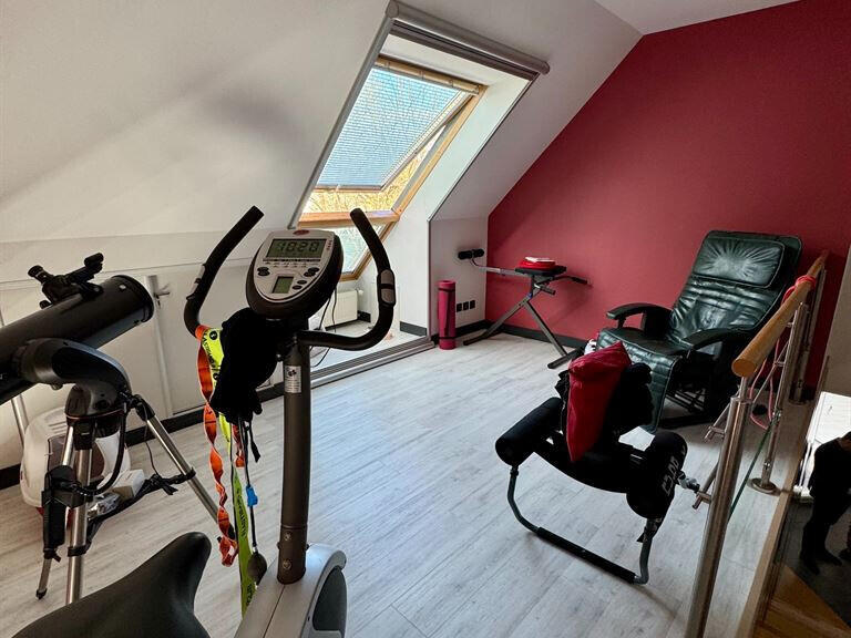 Maison La Chapelle-Saint-Mesmin - 4 chambres - 202m²