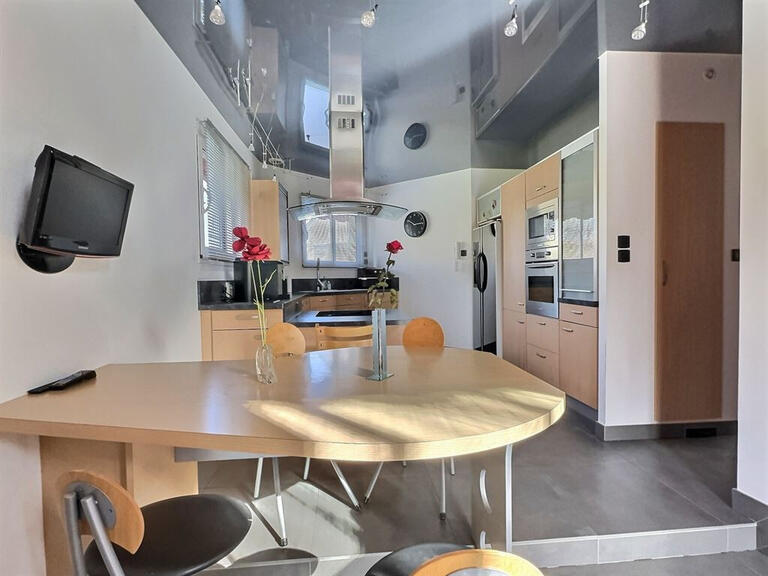 Maison La Chapelle-Saint-Mesmin - 4 chambres - 202m²
