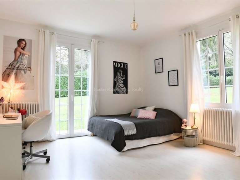 Maison La Chapelle-sur-Erdre - 6 chambres - 345m²