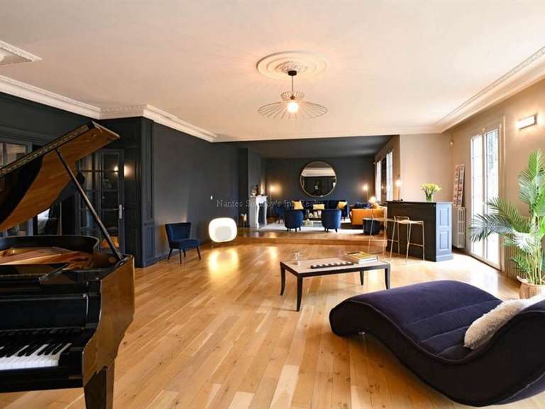 Maison La Chapelle-sur-Erdre - 6 chambres - 345m²