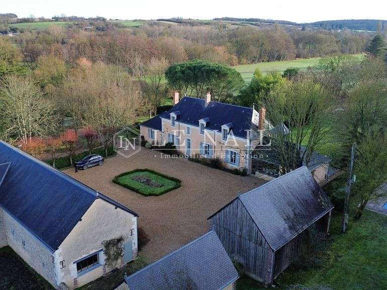 Propriété La Chartre-sur-le-Loir - 3 chambres - 350m²