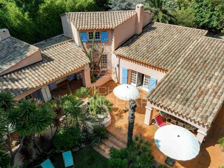 Maison La Ciotat - 5 chambres - 200m²