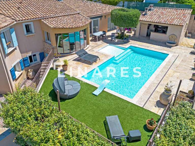 Maison La Ciotat - 5 chambres - 225m²