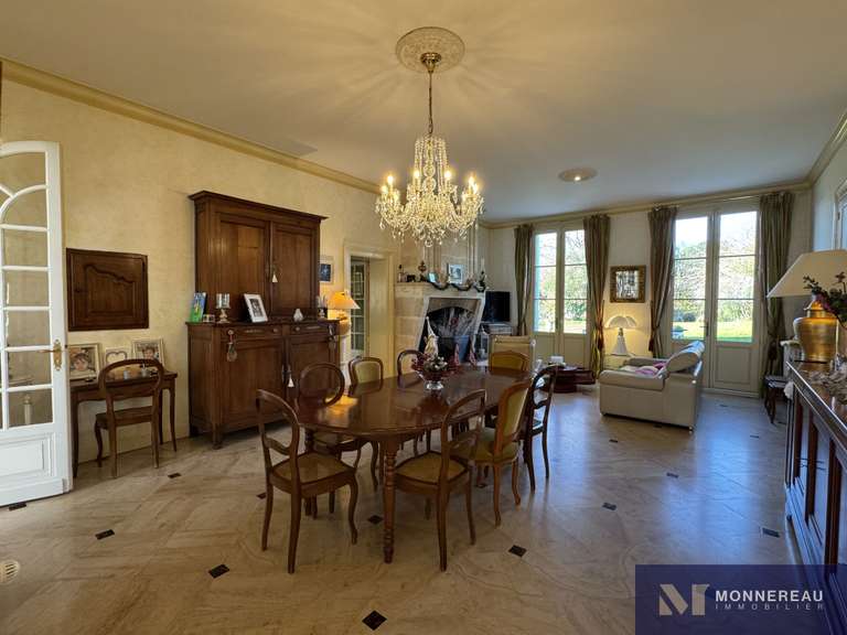 Maison La Clotte - 6 chambres - 483m²