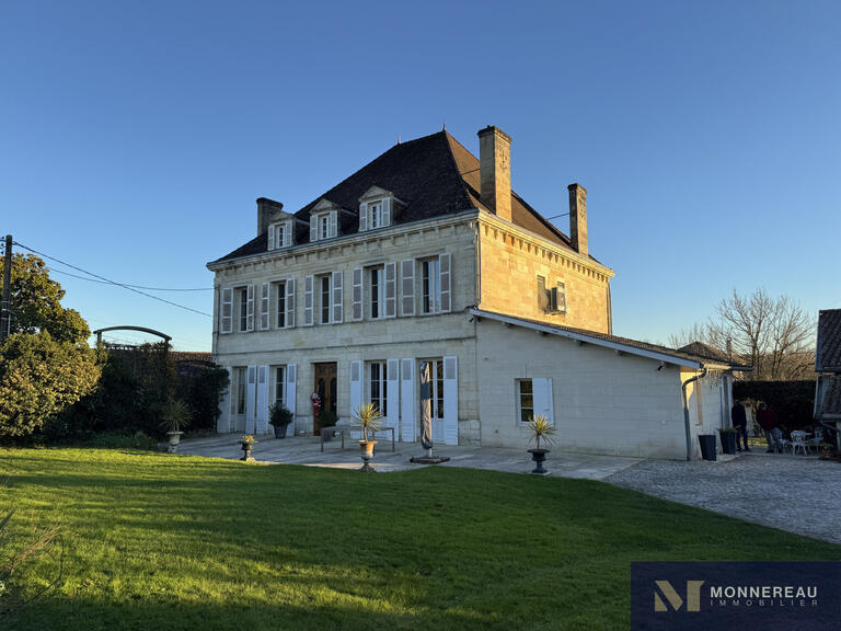 Maison La Clotte - 6 chambres - 483m²