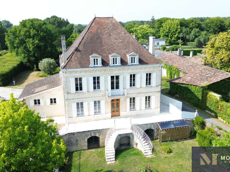 Maison La Clotte - 6 chambres - 483m²