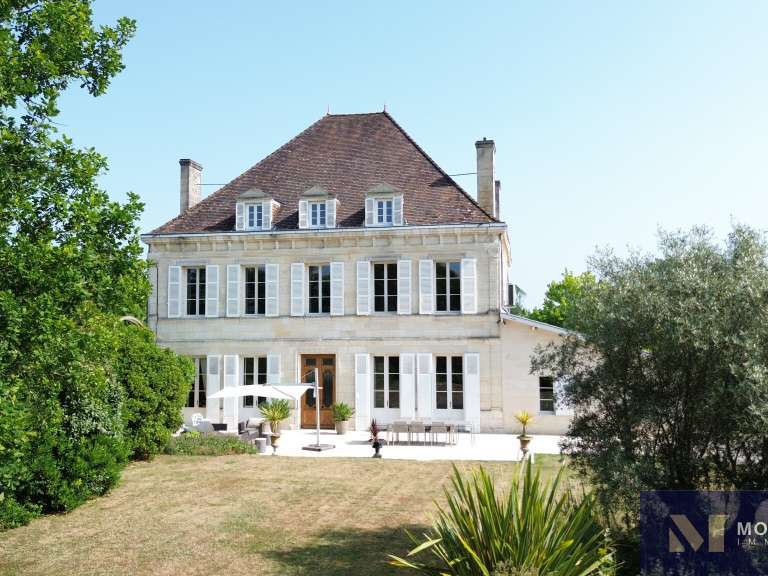 Maison La Clotte - 6 chambres - 483m²