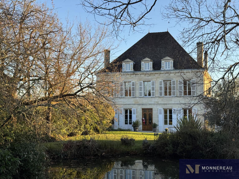 Maison La Clotte - 6 chambres - 483m²