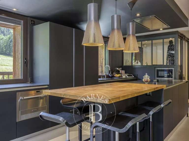 Chalet La Clusaz - 8 bedrooms - 427m²