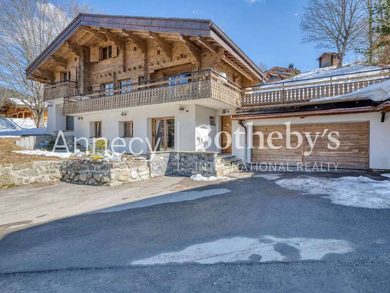 Chalet La Clusaz - 5 bedrooms - 223m²