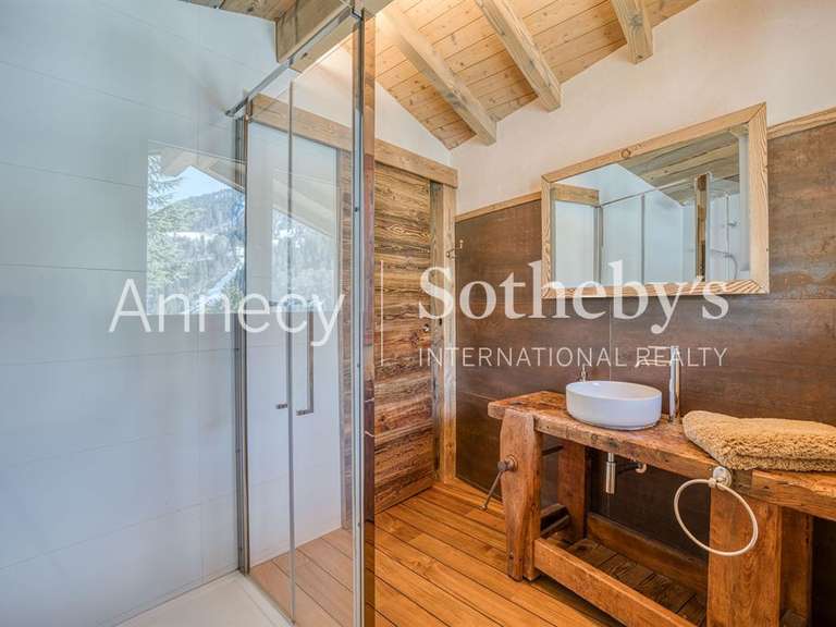 Chalet La Clusaz - 5 bedrooms - 223m²