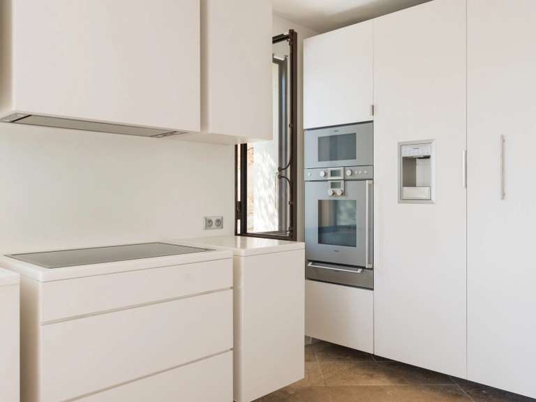 Maison La Colle-sur-Loup - 5 chambres - 215m²