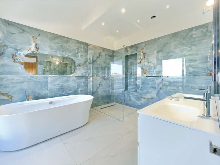 Maison La Colle-sur-Loup - 5 chambres - 300m²