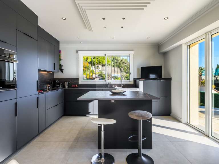 Maison La Colle-sur-Loup - 3 chambres - 192m²