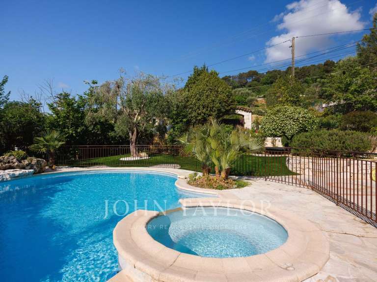 Maison La Colle-sur-Loup - 8 chambres - 405m²