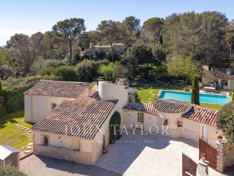Maison La Colle-sur-Loup - 5 chambres - 239m²