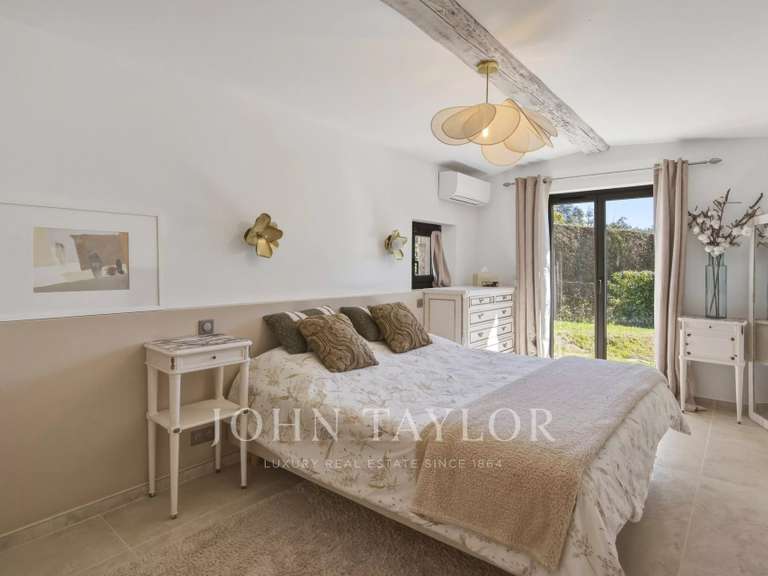 Maison La Colle-sur-Loup - 5 chambres - 239m²