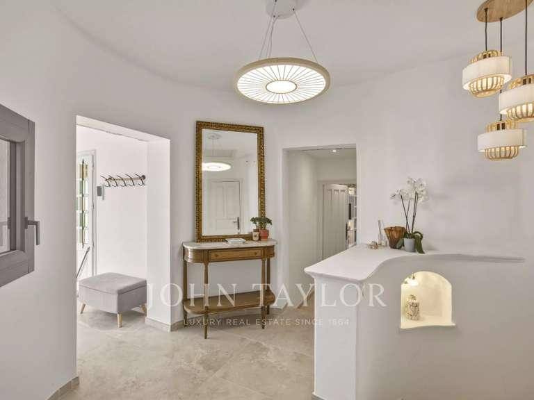 Maison La Colle-sur-Loup - 5 chambres - 239m²