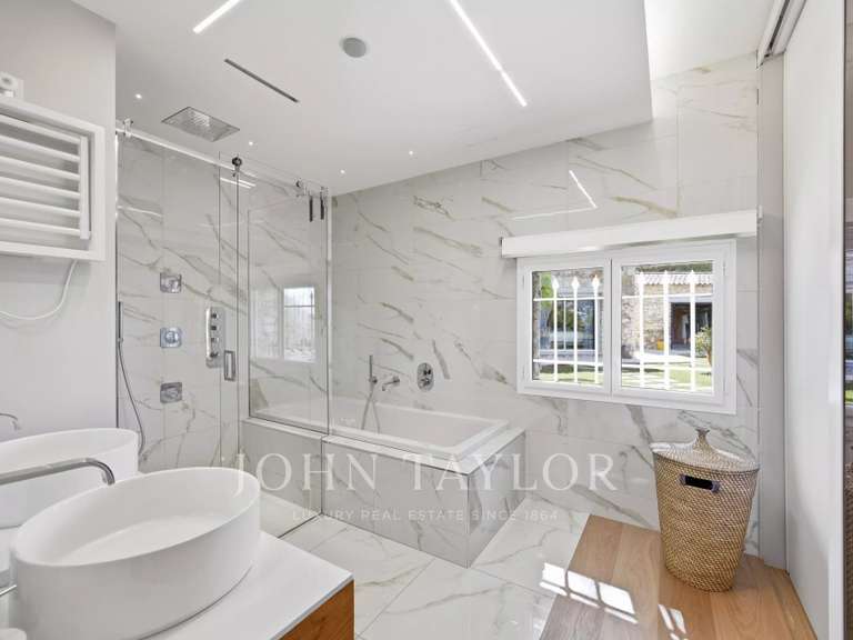 Maison La Colle-sur-Loup - 4 chambres - 238m²